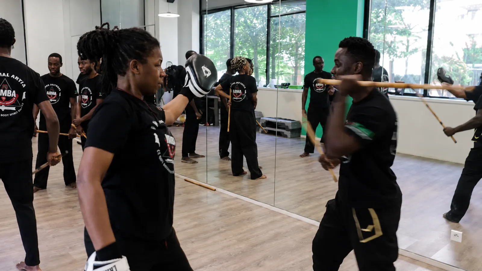 Entraînement Ikemba au combat avec bâtons